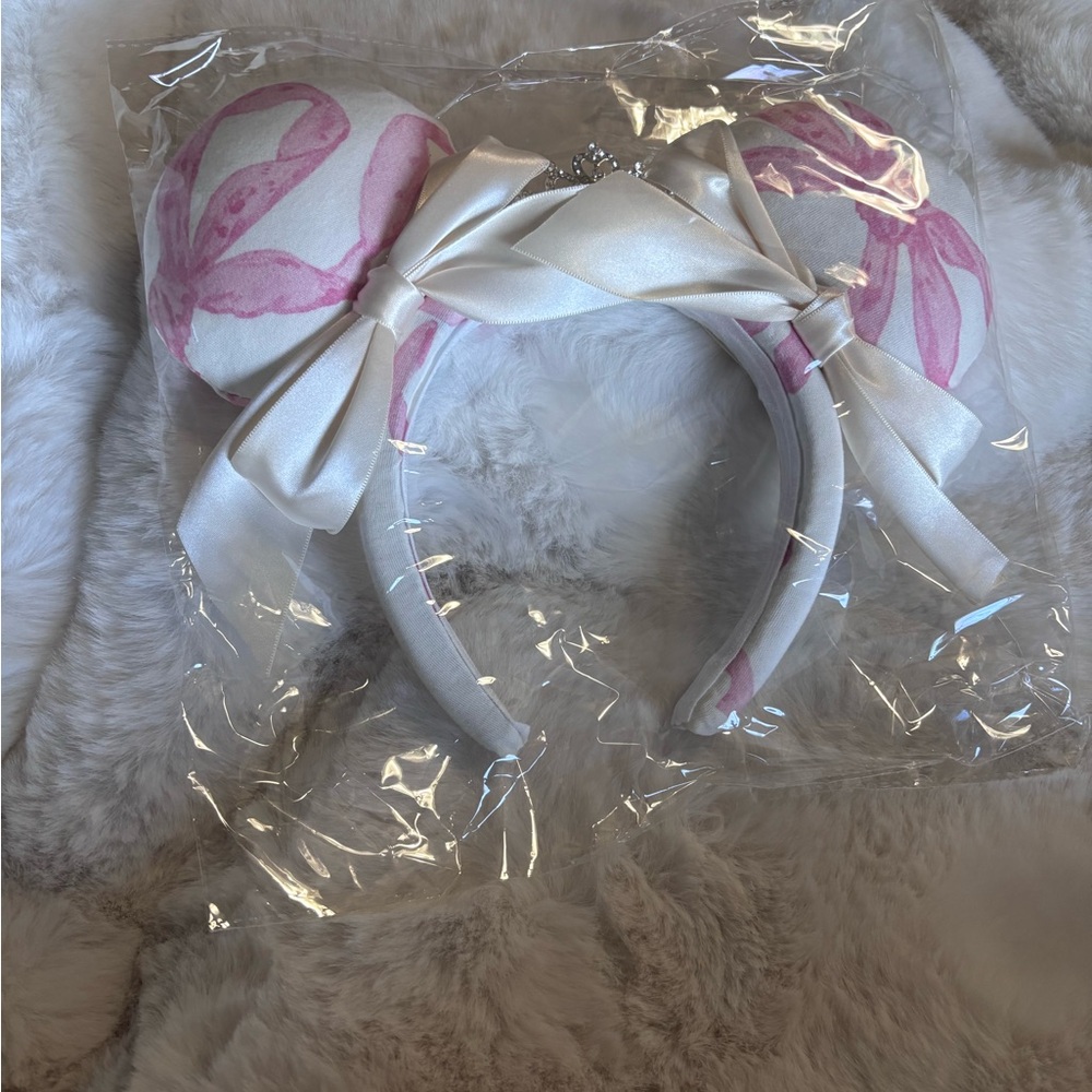 Bow Print Disney Inspired Headband. White & Pink Floral Design with tiara.